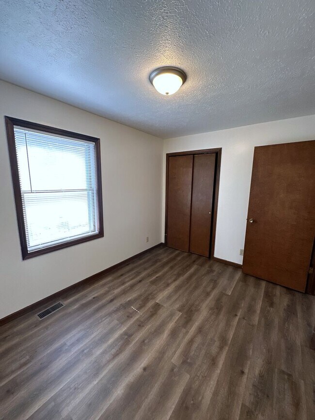 Building Photo - 1606 S 16th St