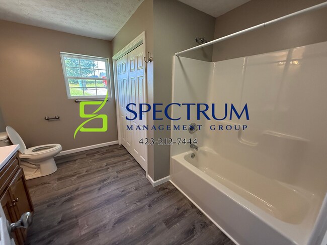 Building Photo - 3 bedroom, 2 bathroom home in White Pine
