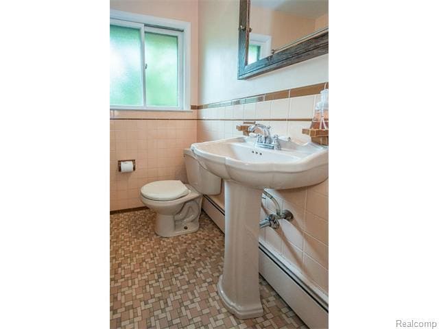 Building Photo - 1811 Alhambra Dr