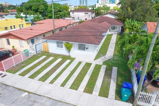Primary Photo - 1765 NW 4th St