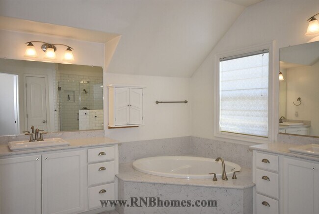 Building Photo - 1096 Provence Village Dr