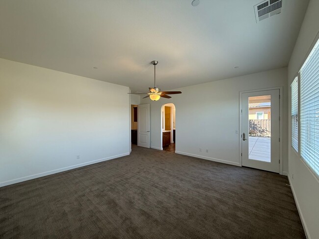 Building Photo - Lake front single story home in gated community!