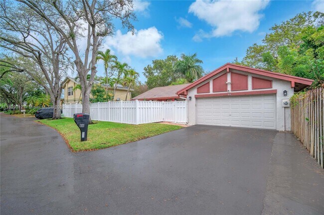 Primary Photo - 66 Forest Cir