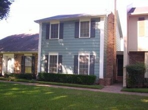 Building Photo - Village Green Townhouse for Lease!