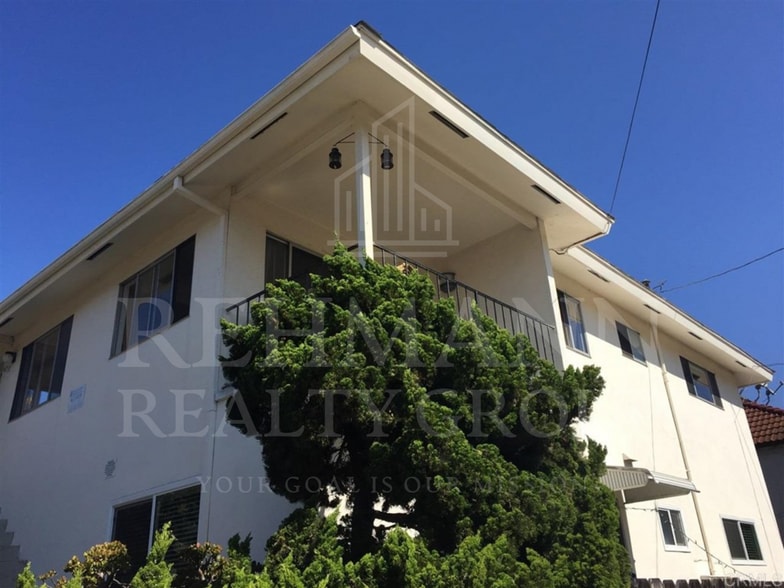 Building Photo - 4235 Kendall St