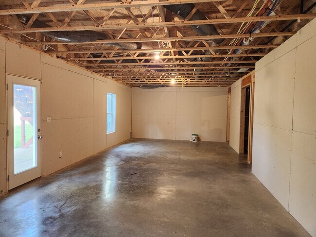 Building Photo - 16613 Rockcrest View Ln