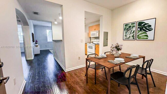 Building Photo - 533 NE 3rd Ave