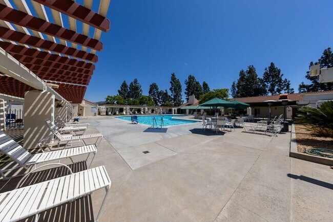 Building Photo - Sweeping Views! Rare and Peaceful 5-home e...