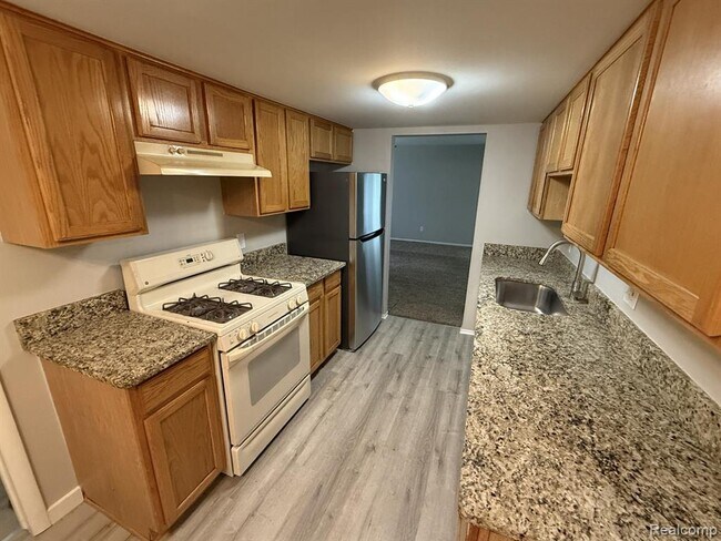 Building Photo - 27153 Farmbrook Villa Dr