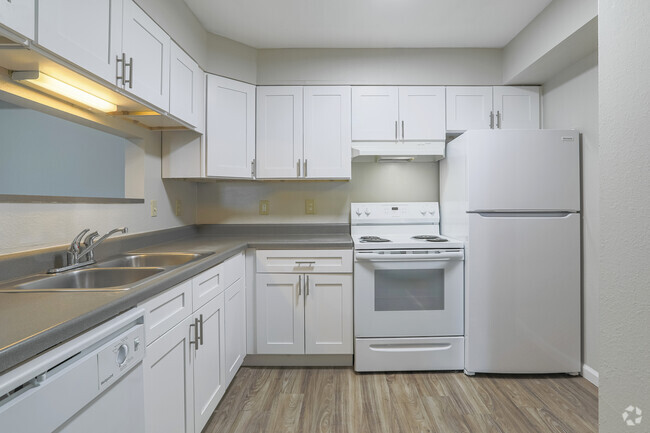 3 BR, 2 BA - Kitchen - Town Center Apartments