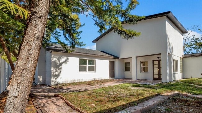 Building Photo - 8641 May Cir