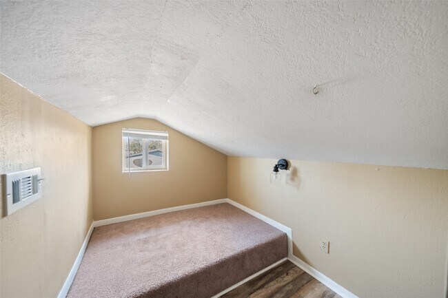 Building Photo - 7102 Terrasso Dr