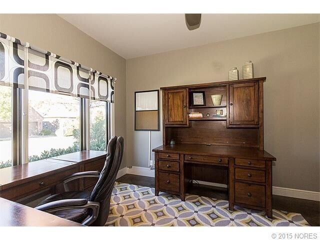 Building Photo - Amazing Home in Broken Arrow