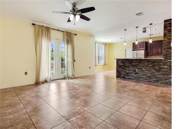 Building Photo - 6200 Ken Caryl Dr