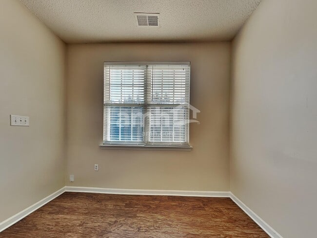 Building Photo - 6829 Ayrshire Glen Pl