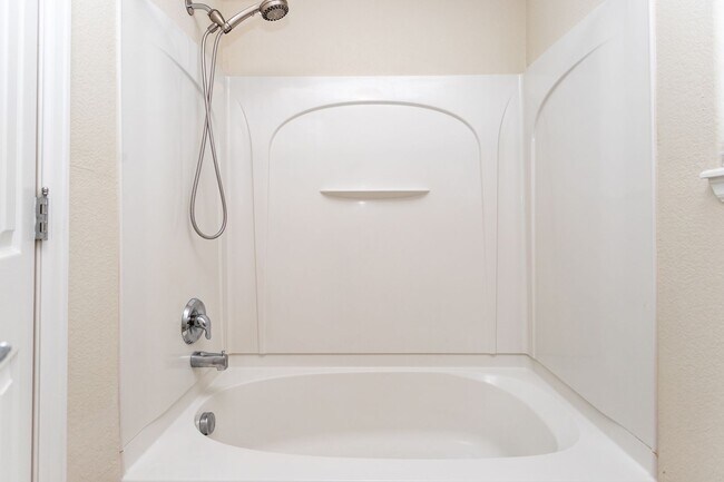 Building Photo - Comfortable Monument Townhome with 2-Car Garage & Easy I-25 Access!!