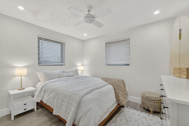 Building Photo - 830 NE 59th Ct