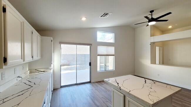 Building Photo - 4825 White Aspen Ave