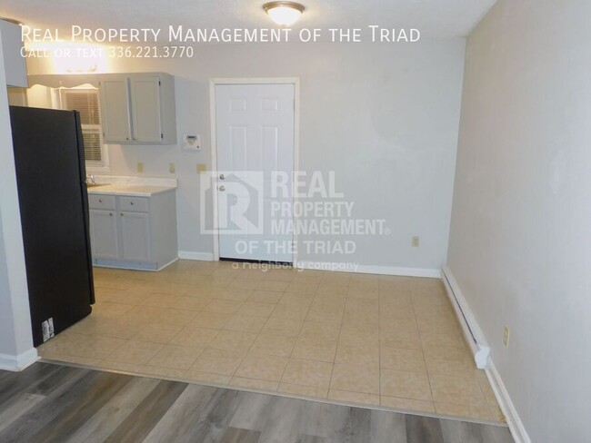 Building Photo - Remodeled 3BR 1.5BA home in 27406