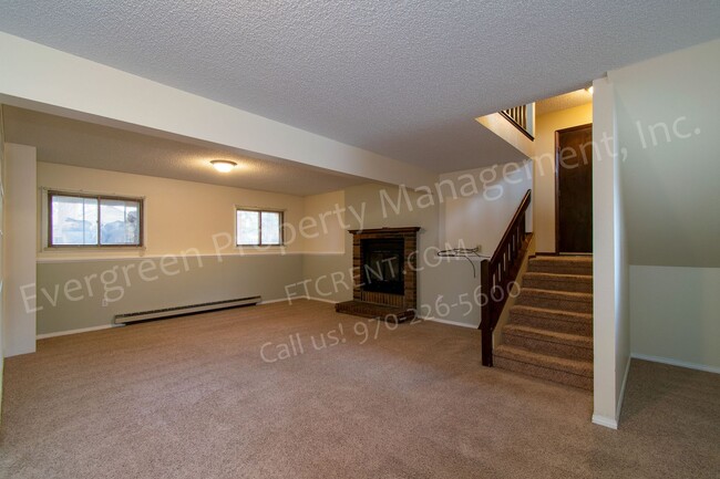 Building Photo - Short Term Lease! Spacious Home in Mid-Tow...