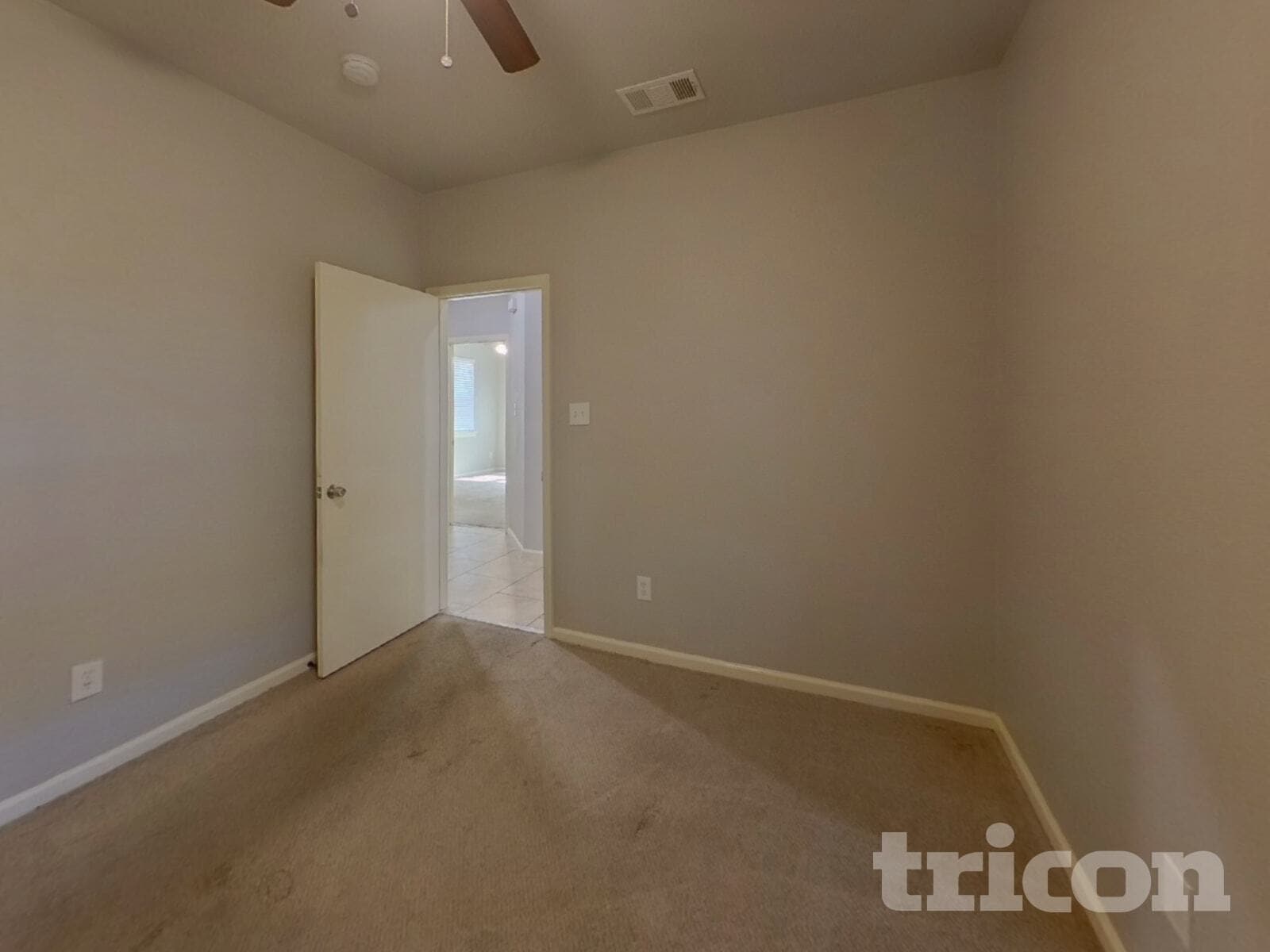 Building Photo - 624 Nora Ln