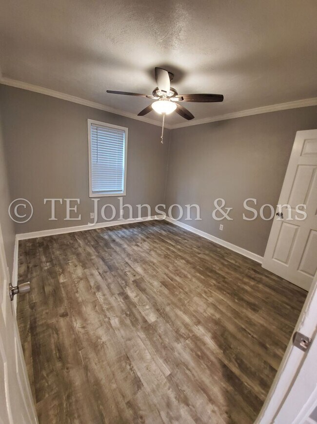 Building Photo - Sterling Pointe Apartments – Updated 2 Bedroom Living in West End Winston-Salem