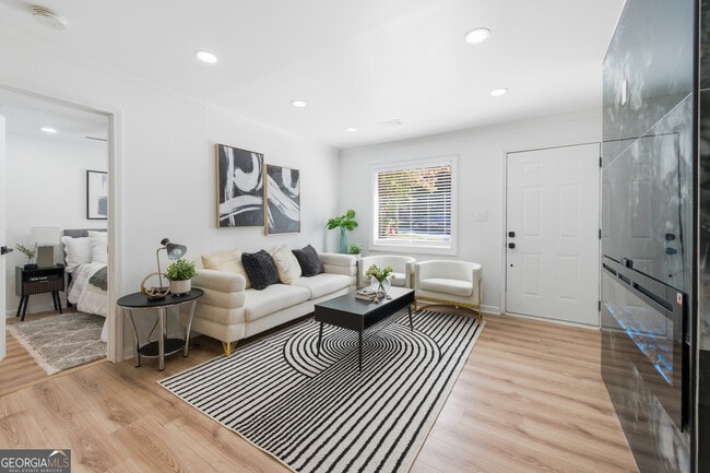 Building Photo - 2541 Santa Barbara Dr NW