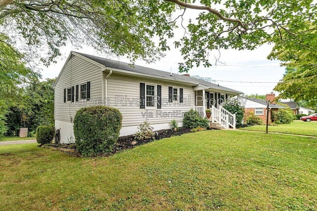 Building Photo - 633 Sandusky Dr
