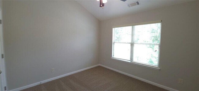 Building Photo - 936 Tama Hill Ct