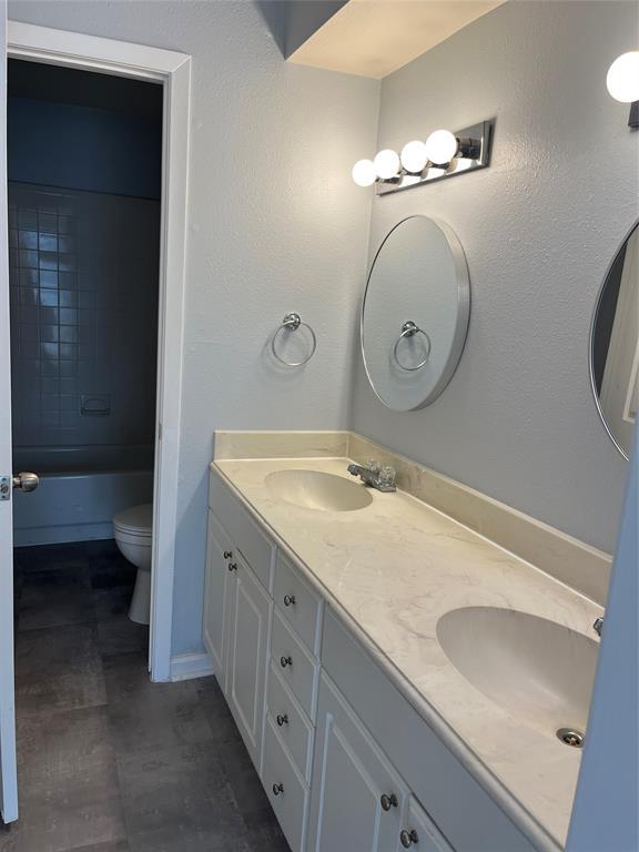 Building Photo - 13451 Parkway Blvd