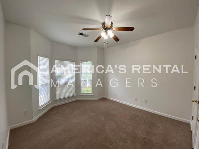 Building Photo - 5303 Cottage Ln