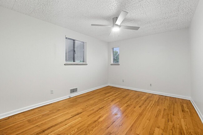 Building Photo - 3070 Reed St