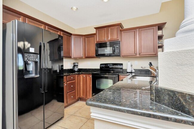 Building Photo - 13941 Clubhouse Dr