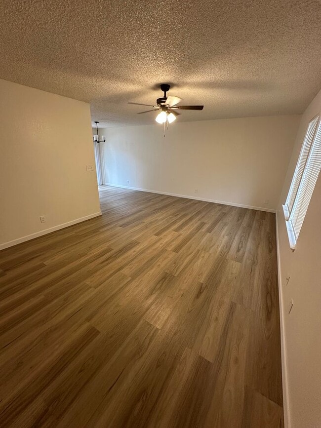 Building Photo - 371 Florinda St