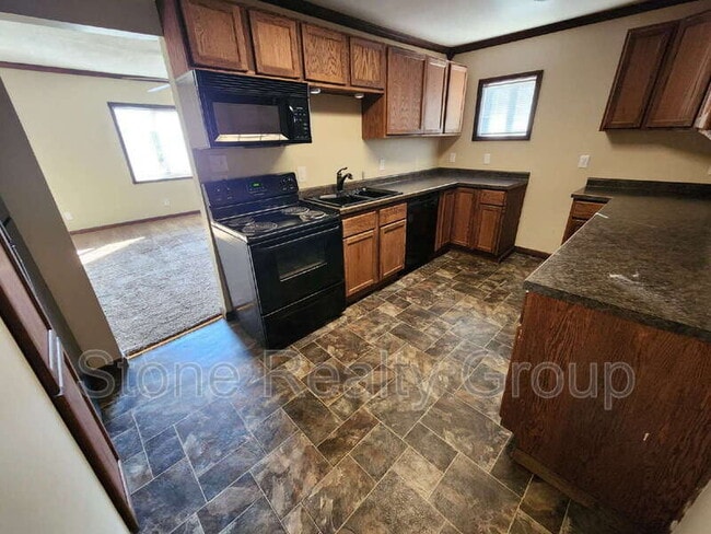 Building Photo - 1405 S 25th St