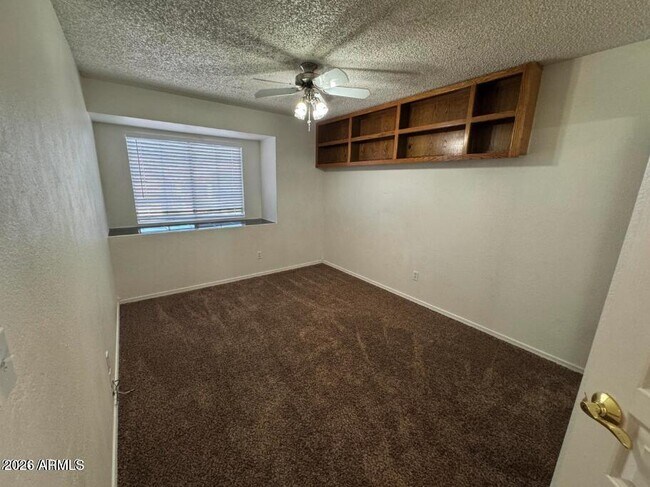 Building Photo - 4053 E Woodland Dr