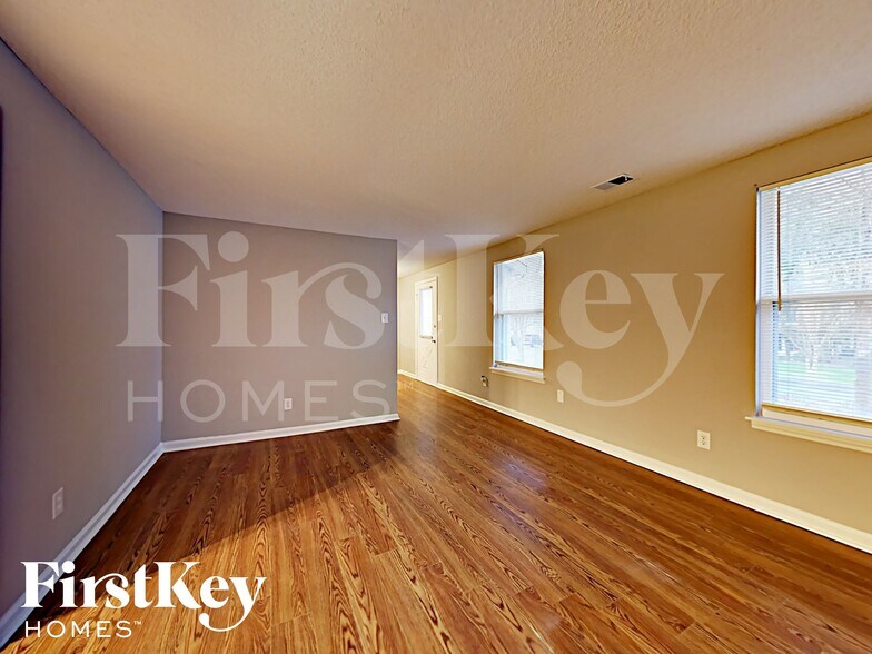 Building Photo - 1940 Winsted Ct