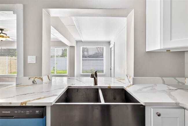 Building Photo - 2229 Casa Vista Dr