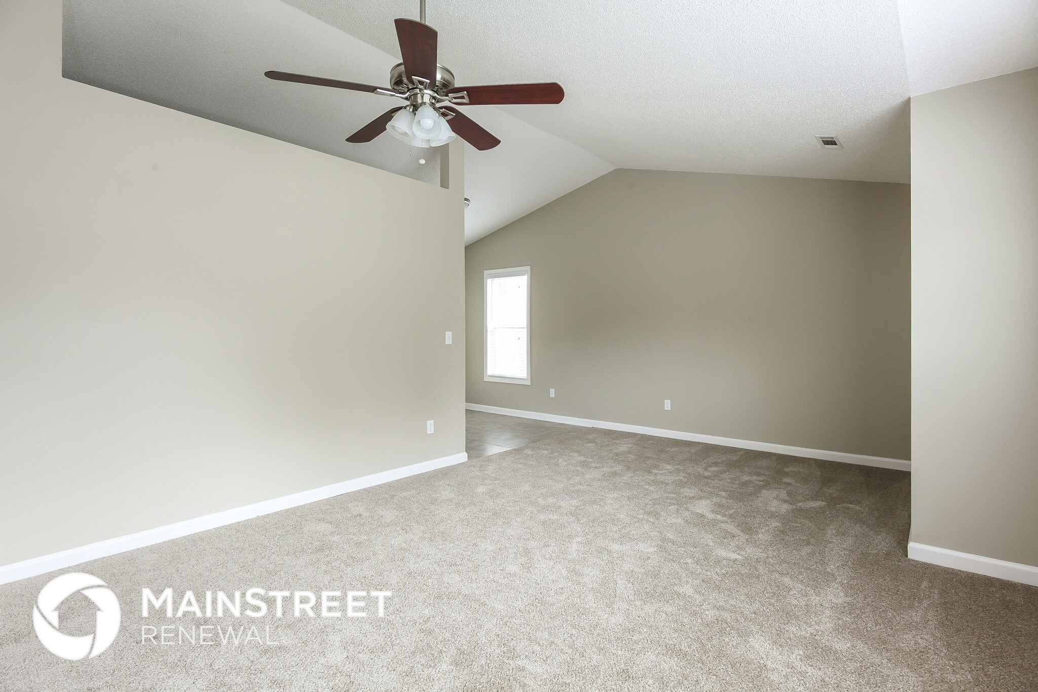 Building Photo - 1476 Lewisburg Pointe Dr