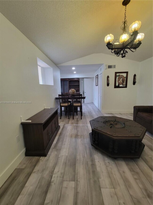 Building Photo - 10440 SW 156th Ct