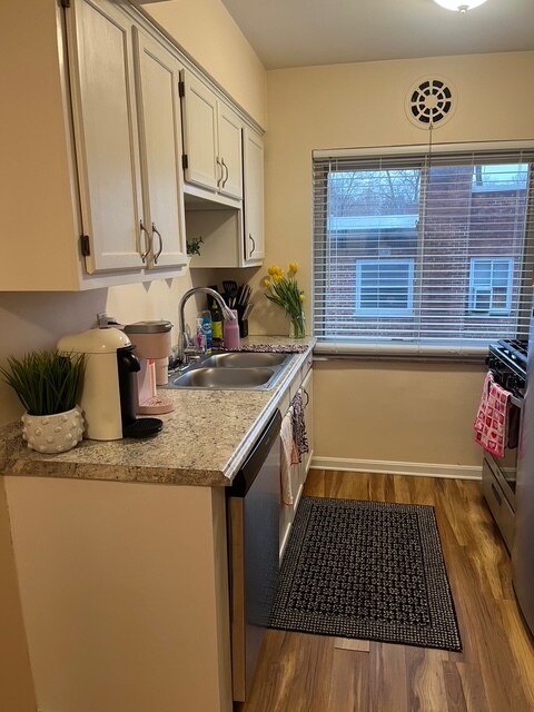 Updated kitchen - 810 Ellison Ave