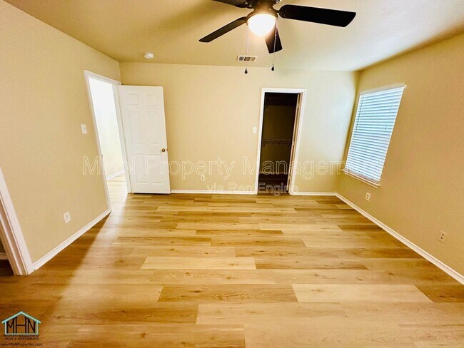 Building Photo - 8914 Roaring Spg