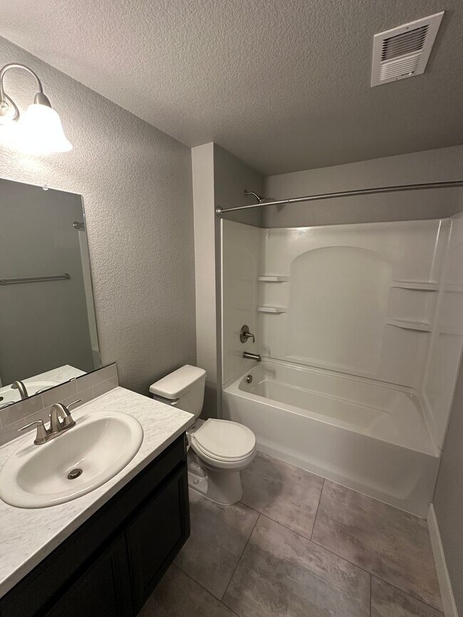 Building Photo - Beautiful 4 Bedroom House in Ault!