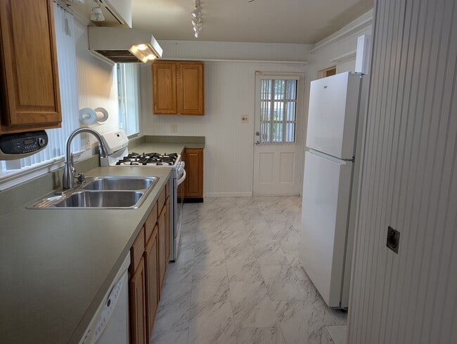Building Photo - 7514 Greengate Dr