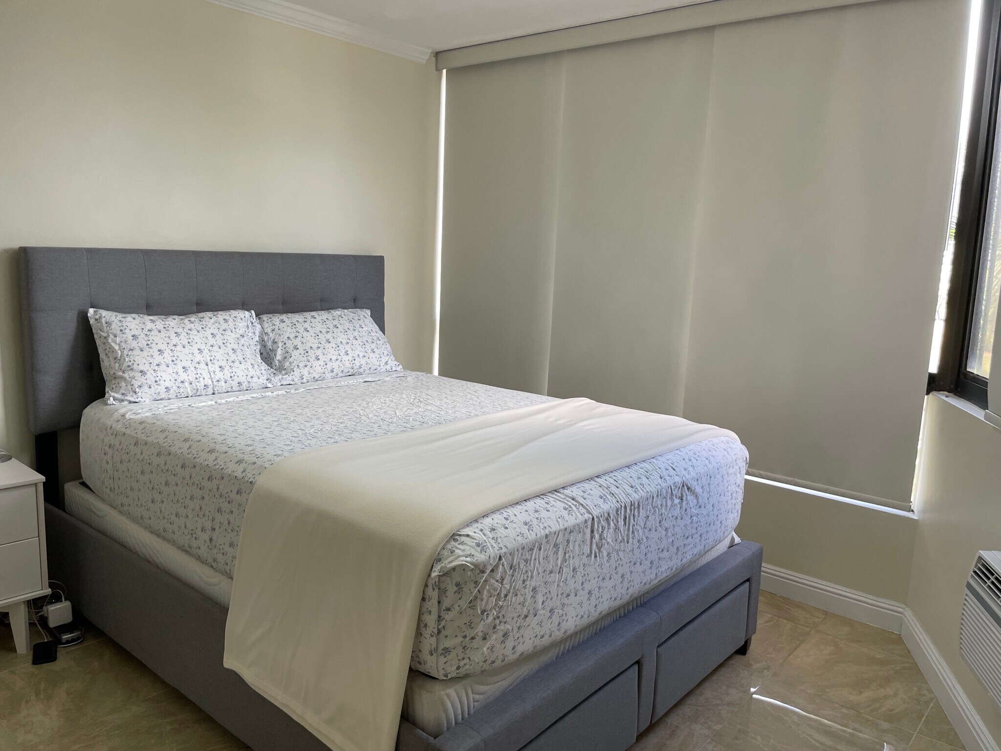Master bedroom - 320 Liliuokalani Ave
