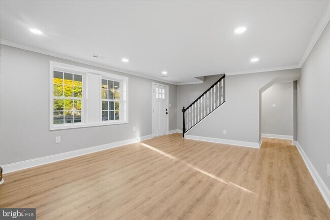 Building Photo - 906 Washington Ave