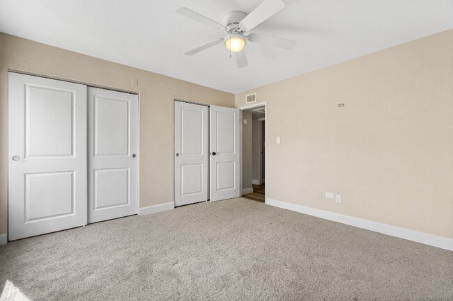 Building Photo - 4950 N Miller Rd