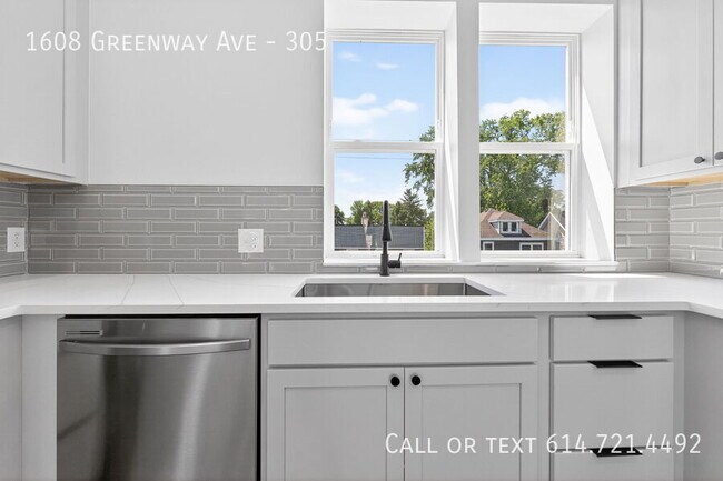 Building Photo - 1608 Greenway Ave