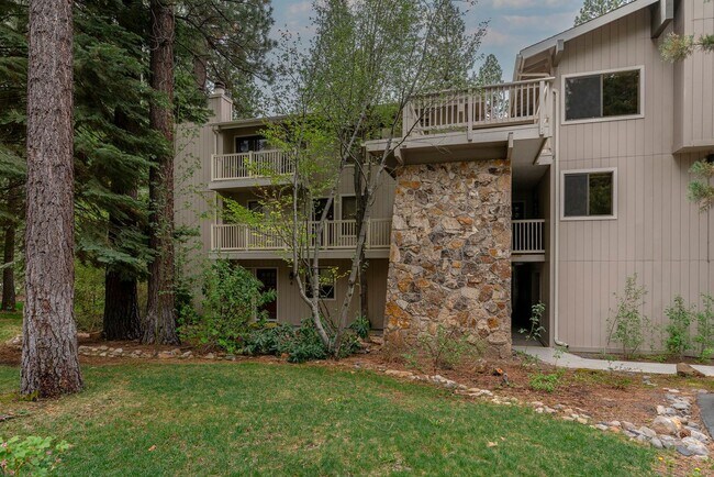 Building Photo - Incline Village: Condo - 3 Bedrooms, 2.5 Bathrooms, Garage, Walk to Lake / Hyatt / Restaurants / ...