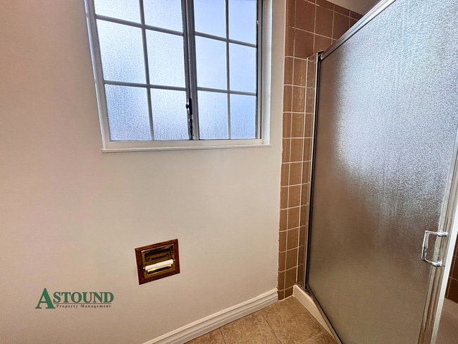 Building Photo - 510 Linford Pl